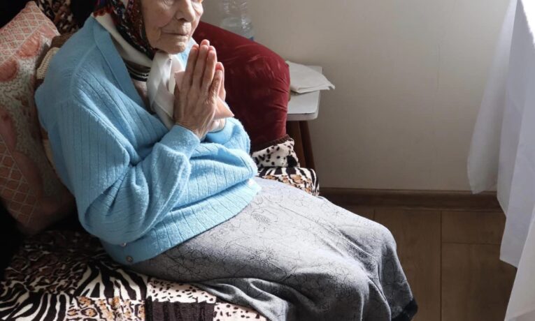 «Працювала з семи років»: жителька села Конюхи на Тернопільщині відзначила 100-річчя