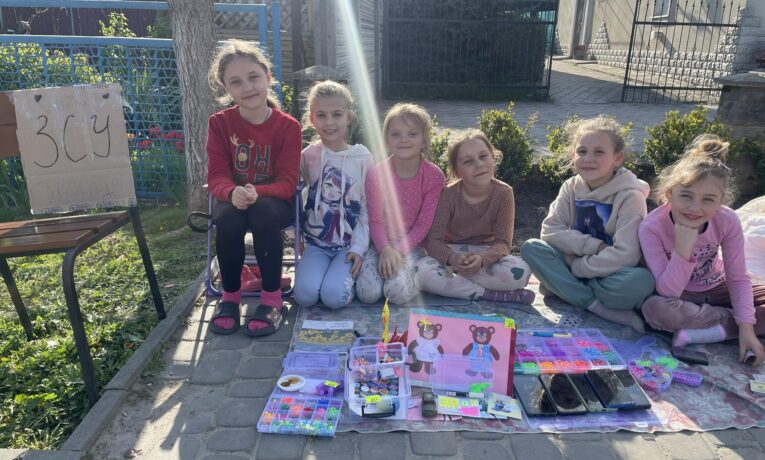 На Шумщині маленькі школярі збирають гроші для ЗСУ