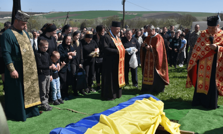 На Бучаччині поховали молодого Героя Андрія Сисака