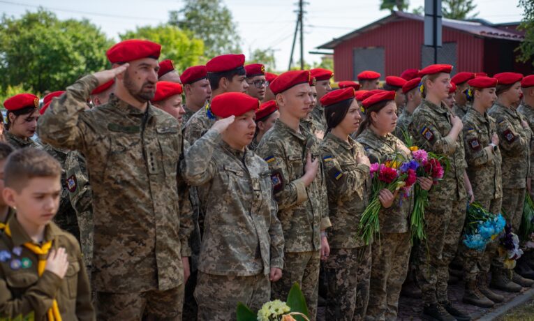 У Збаражі відкрили стелу пам’яті загиблим Героям України