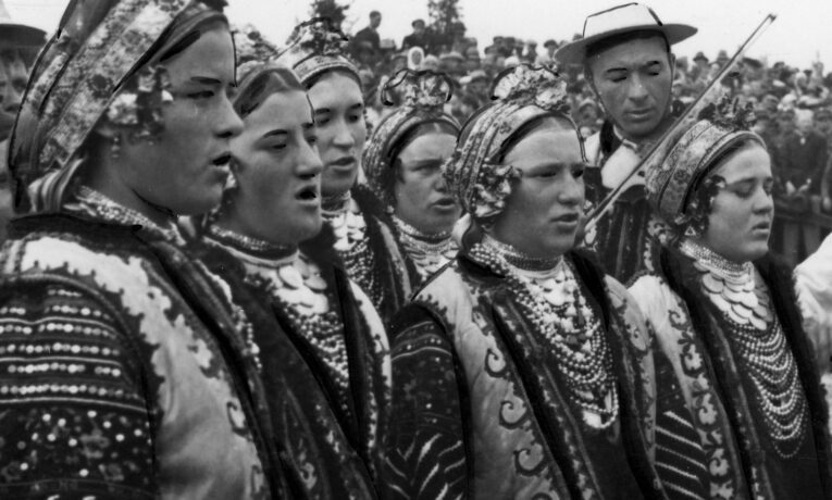 До Дня вишиванки: ретро фото мешканців з Тернопільщини