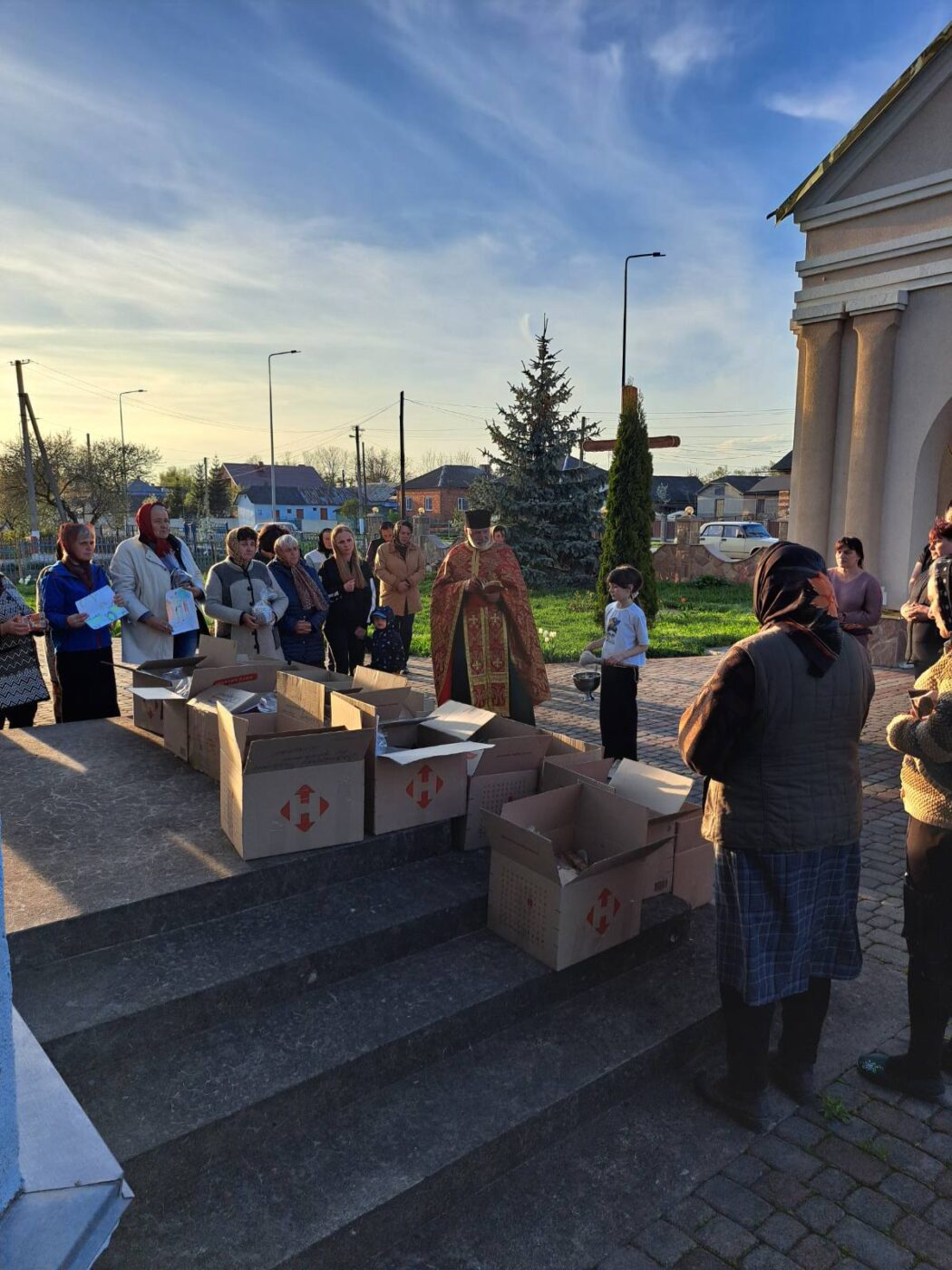 На Козівщині волонтери логістичного центру «Добрий Самарянин» організували «пасхальні набори» для воїнів-захисників