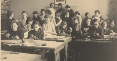 Якими були школи в Бережанах 90 років тому