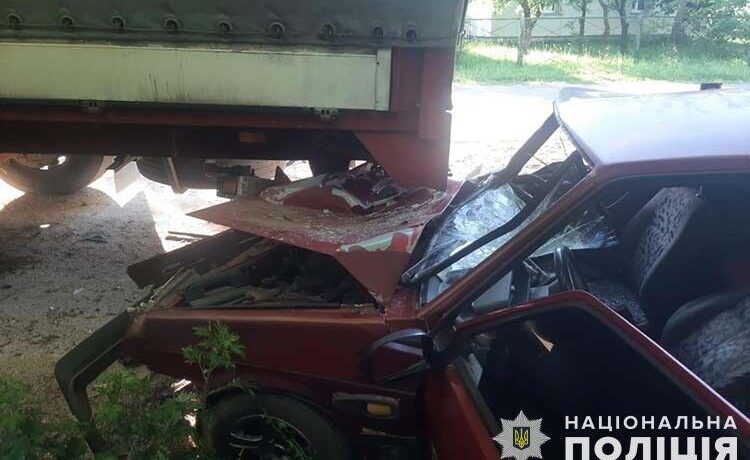 У ДТП на Тернопільщині постраждали водій та 17-річна пасажирка