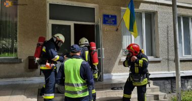 Рятувальники Тернопільщини вчать школярів, як евакуйовуватися та правил поведінки з вогнем