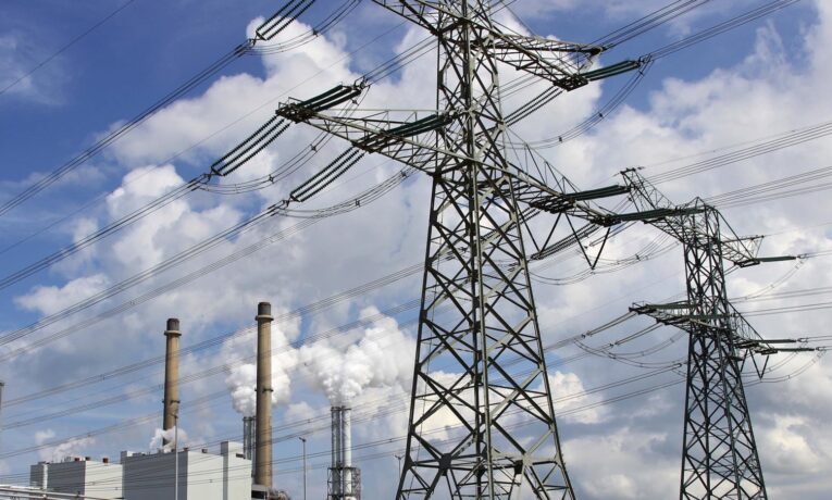 Через обстріли енергооб’єктів росіянами, Україна імпортуватиме електрику з 5 країн