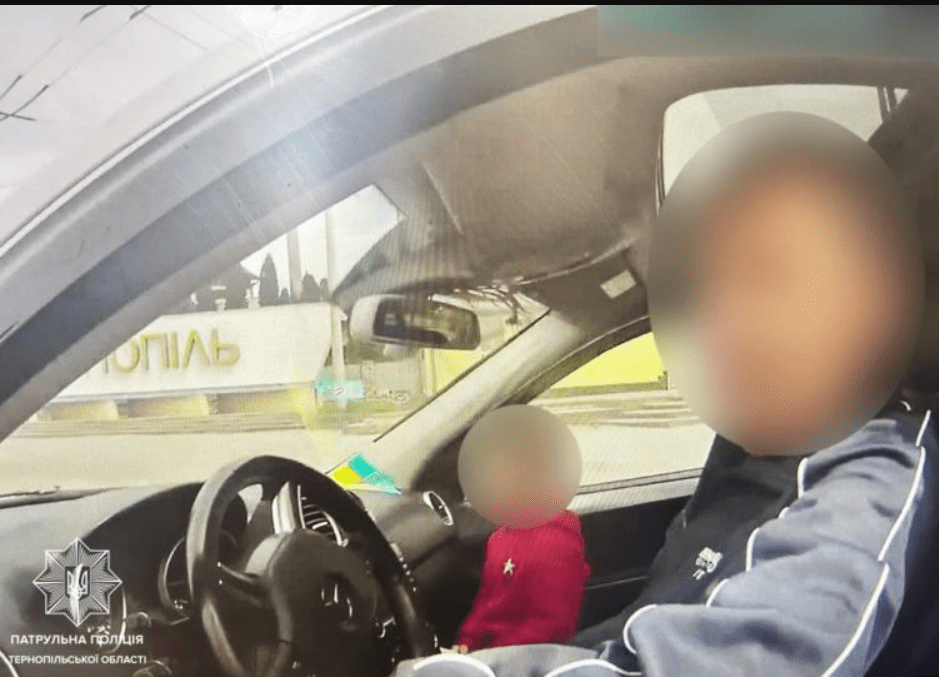 У Тернополі водій перевозив дитину на передньому сидінні