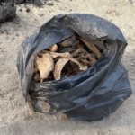 У Тернополі на кладовищі викопали рештки людини і лишили у сміттєвому пакеті