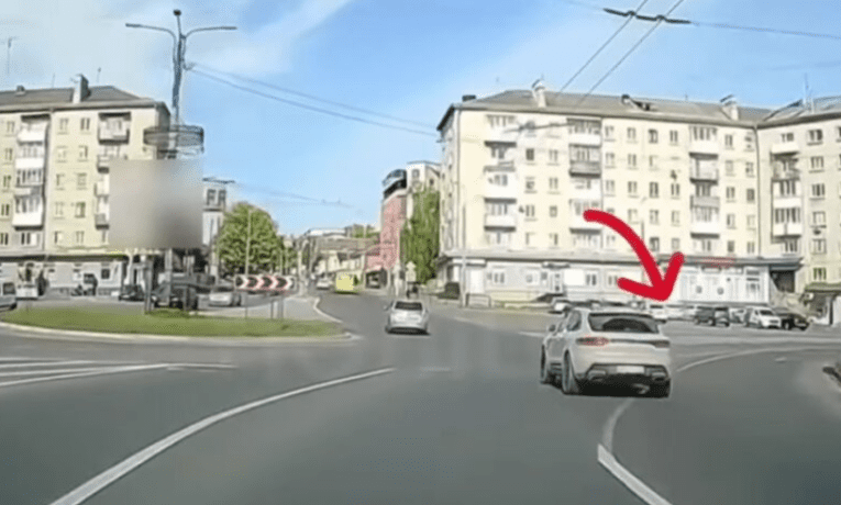 У Тернополі водій на “Порші” порушив правила