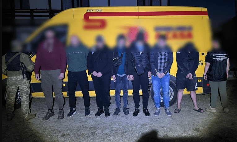Спіймали двох чоловіків з Тернопільщини, які незаконно хотіли перетнути кордон