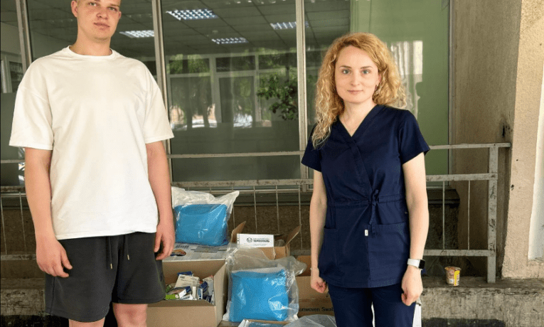 Тернопільські благодійники передали допомогу для обласної клінічної лікарні