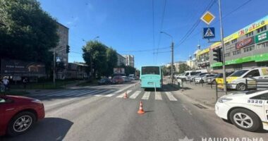 У Тернополі водій маршрутки збив жінку