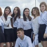 “Цей кораблик повезе їх у доросле життя”: у Тернополі випускники попрощалися з школою