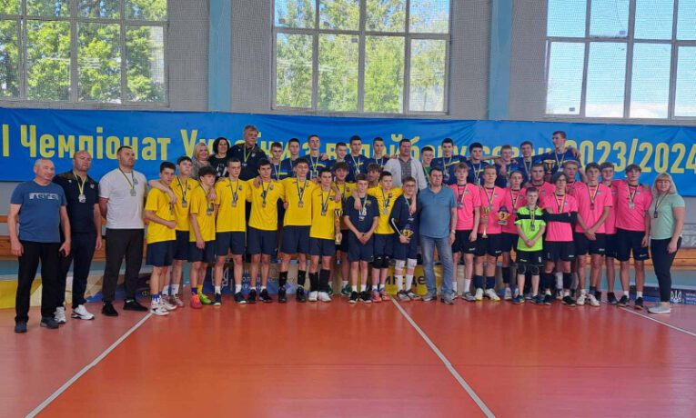 Тернопільські волейболісти вибороли срібну нагороду на чемпіонаті України