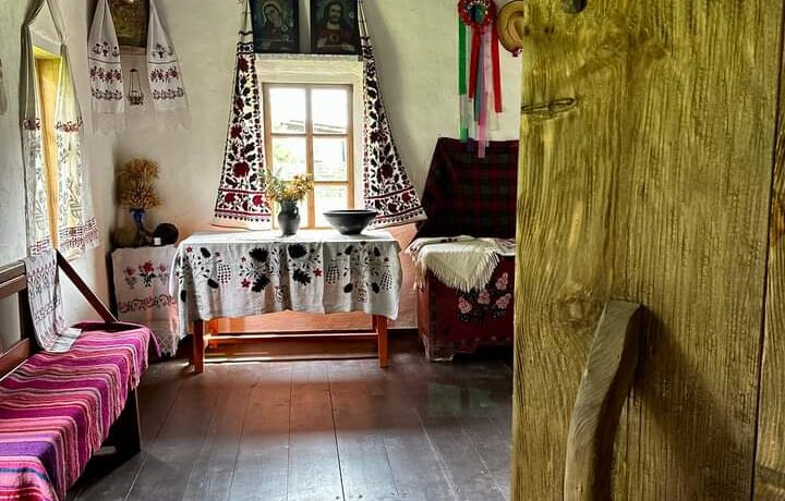 В етнопарку “Ладомирія” показали як було в хаті українців 100 років тому