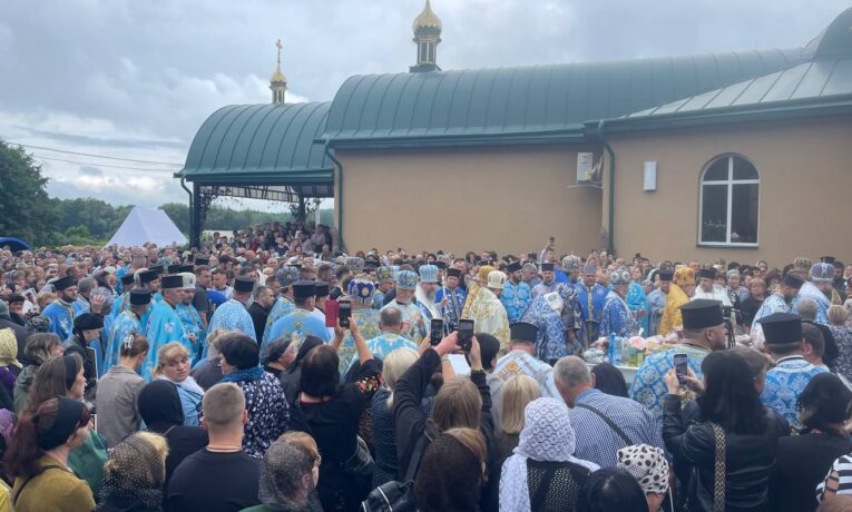 На Тернопільщині у Лішні на честь полеглих Героїв відбулася проща