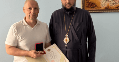 Архієпископ Тихон нагородив голову правління «Тернопільміськгаз» орденом святителя Миколая Чудотворця