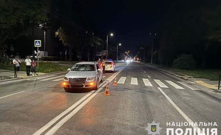 У Тернополі водій на переході збив двох підлітків