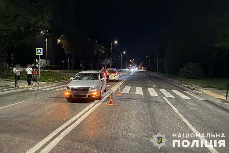 У Тернополі водій на переході збив двох підлітків