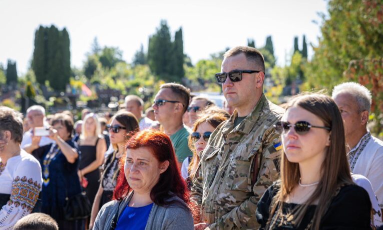 У День міста вшанували загиблих військовослужбовців