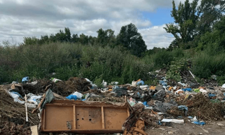 На Тернопільщині виявили пʼять масштабних стихійних сміттєзвалищ