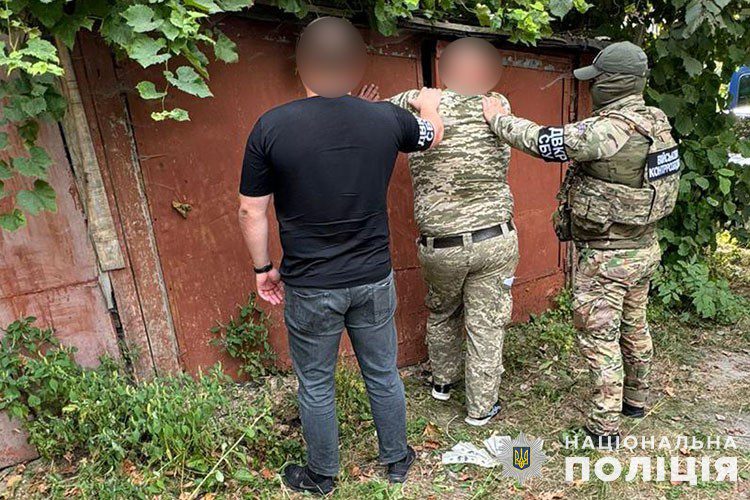 На Тернопільщині затримали чоловіка за продаж гуманітарних позашляховиків для ЗСУ