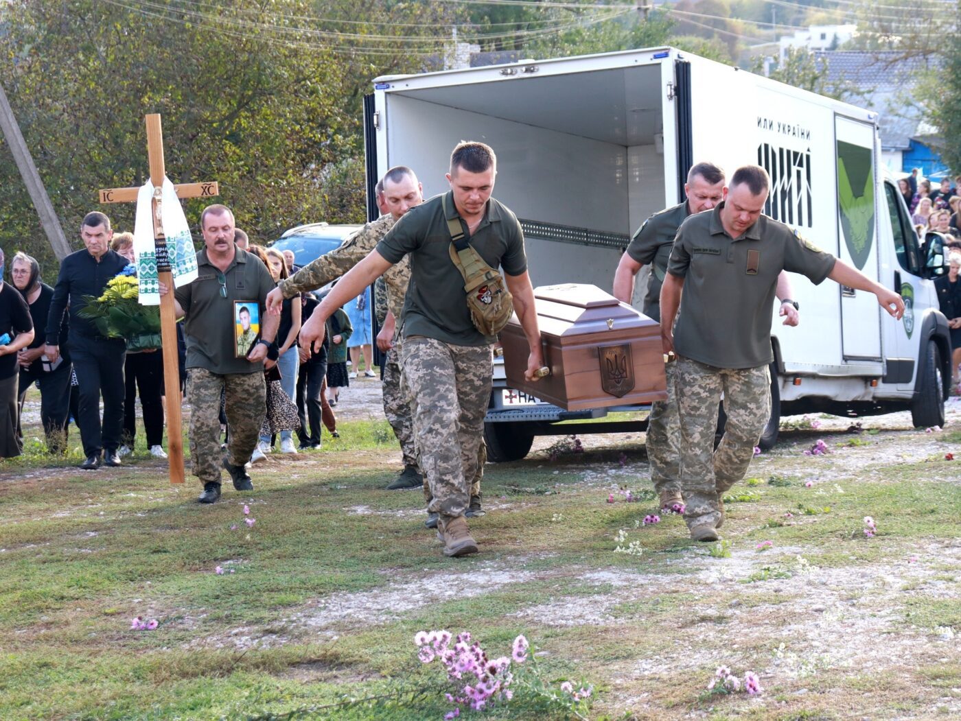 У Байоквецькій громаді зустріли загиблого Героя Дмитра Годунова