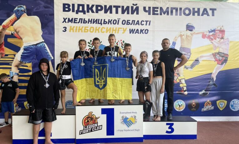 Спортсмени з Шумщини здобули нагороди на відкритому чемпіонаті Хмельниччини з кікбоксингу