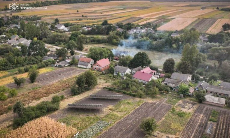 На Тернопільщині рятувальники склали 113 протоколів за спалювання сухої трави