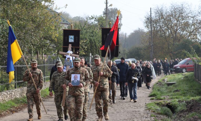 На Тернопільщині попрощались з лейтенантом та командиром взводу