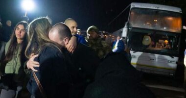 18 жовтня двоє захисників з Тернопільщини повернулися додому з російського полону