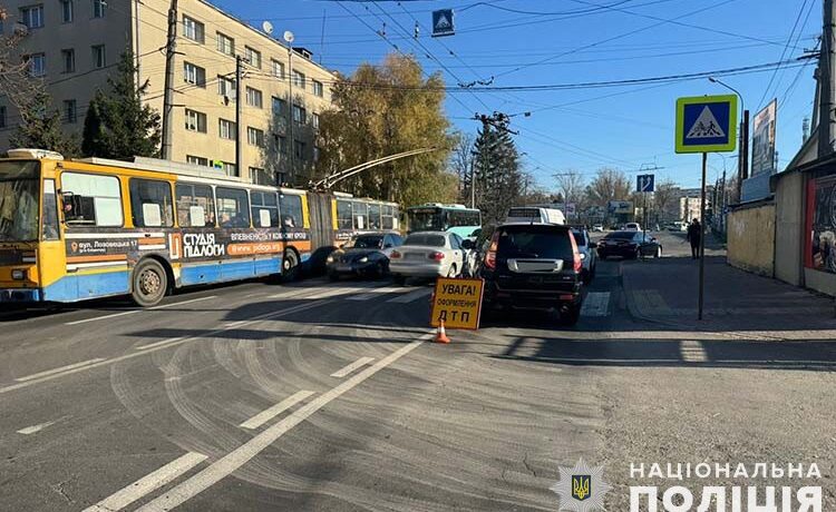 У Тернополі на переході збили жінку