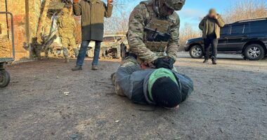 Поліція Києва та СБУ затримали чоловіка, який за вказівкою ворожих спецслужб намагався підірвати наряд поліції