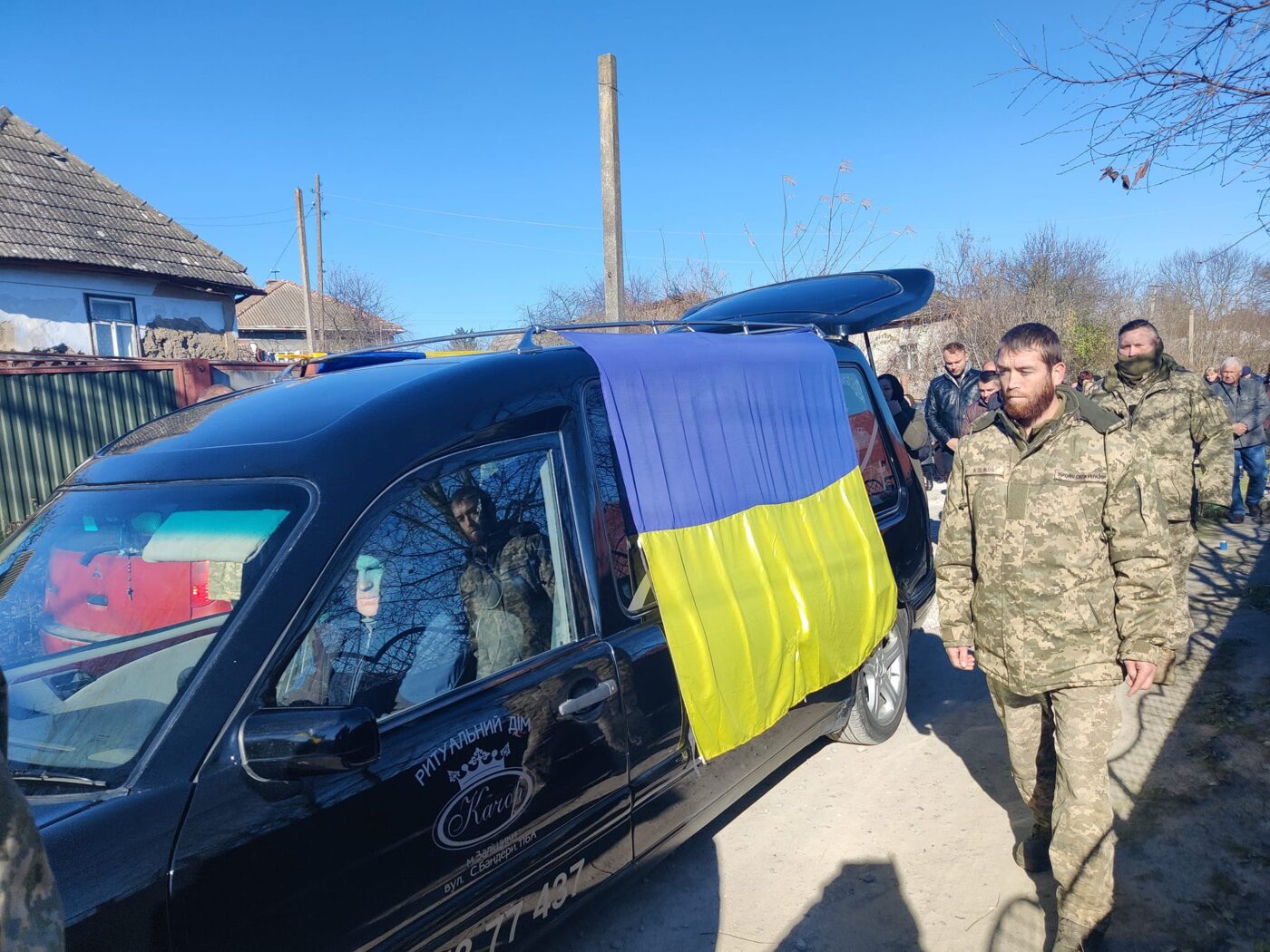 У Заліщицькій громаді в останню дорогу провели воїна Назара Грозовського