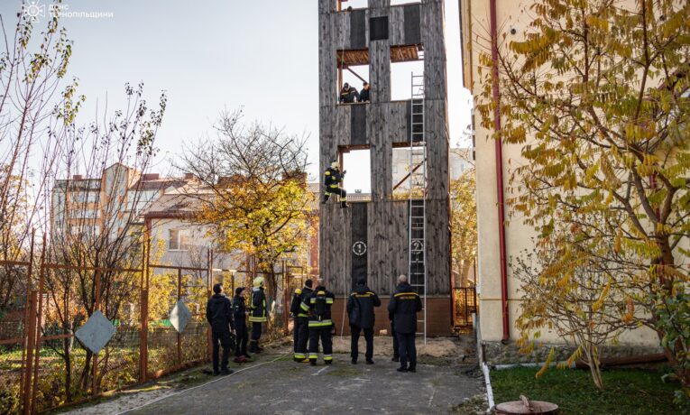 На Тернопільщині відбулися фінальні змагання серед рятувальників