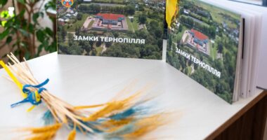 Презентація книги «Замки Тернопілля» об’єднала місцеву інтелігенцію