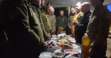 Як військові тернопільської бригади відзначали на передовій Різдво