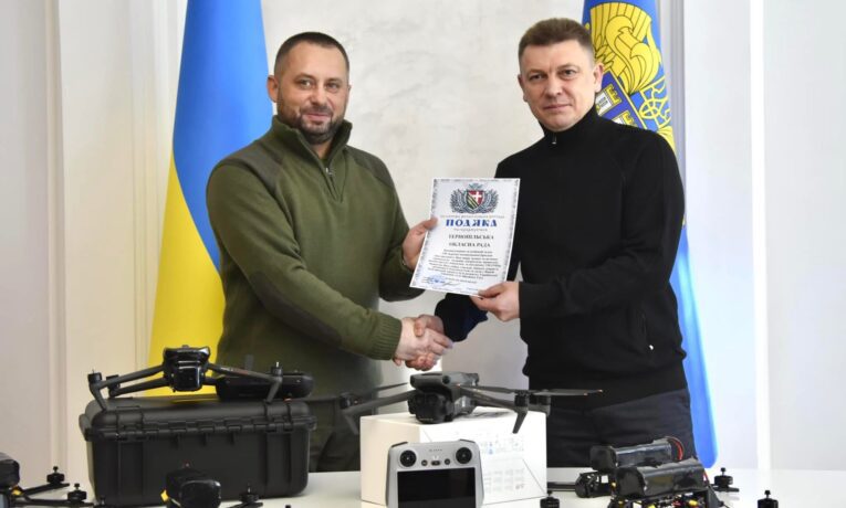 Дрони та підтримка родин військових: Тернопільська обласна рада допомагає ЗСУ