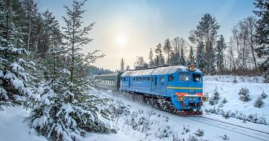 На свята курсуватиме через Тернопіль додатковий потяг