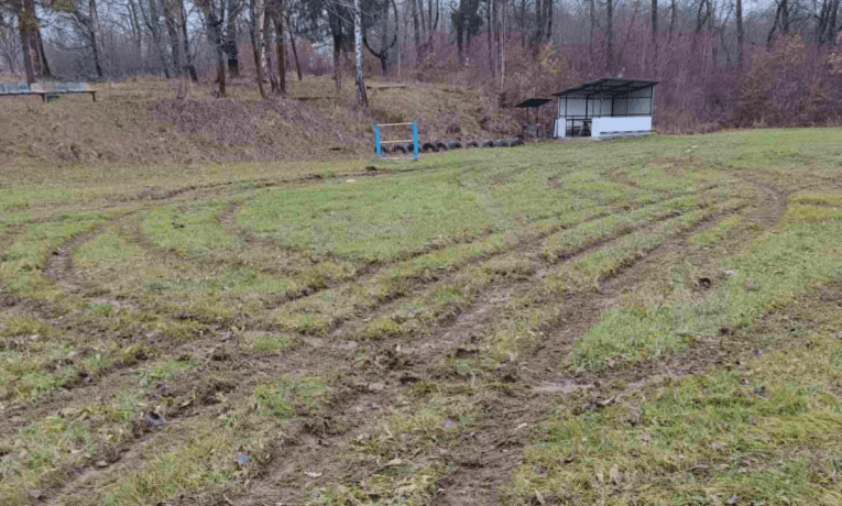 На Тернопільщині у громаді понищили один з кращих стадіонів