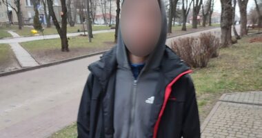 Чоловік викрав наплічник, який тернополянка забула на дитячому майданчику