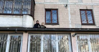 У Тернополі з третього поверху випав хлопчик