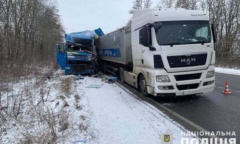 На Тернопільщині зіткнулися дві фури