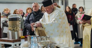 З кранів тернополян тече освячена вода