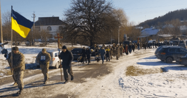 На Тернопільщині поховали 50-річного Героя, у якого не витримало серце