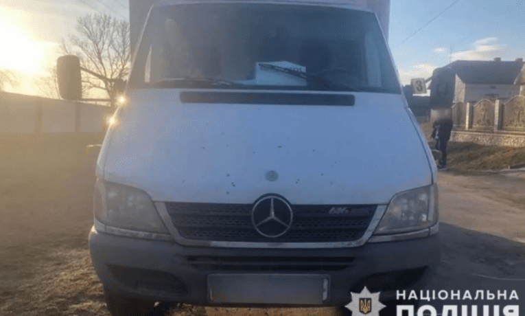 У Теребовлі дитина потрапила під колеса вантажівки