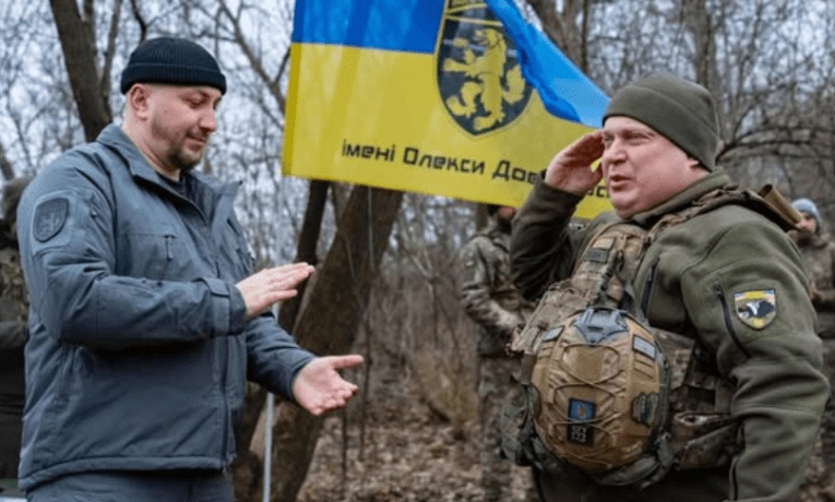 Нагрудний знак “Золотий хрест” отримав військовий “Єгер” – мисливець за “Ланцетами”