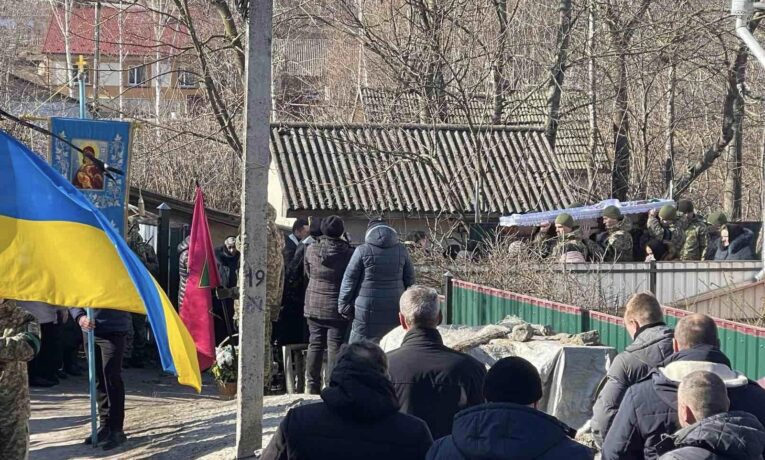 У Борсуківській громаді в останню путь провели Героя Павла Доценка