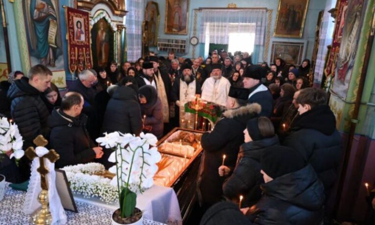 На Тернопільщині поховали хороброго воїна Володимира Волинця
