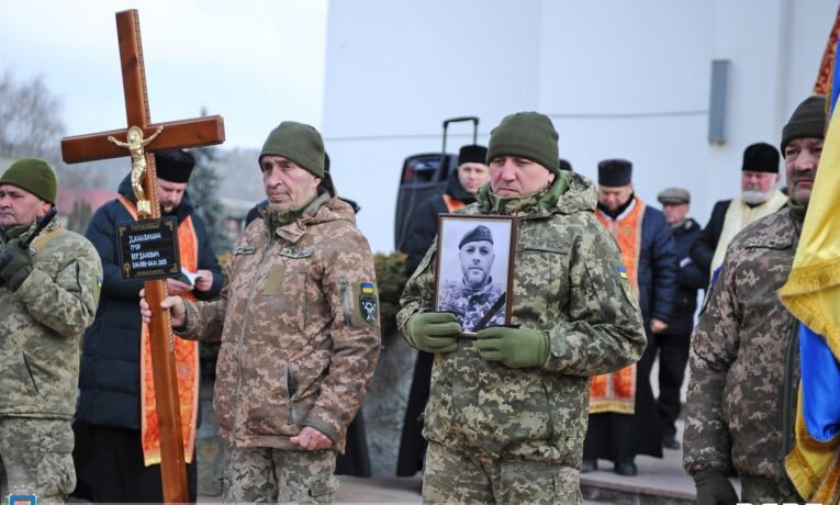 У Чорткові зустріли загиблого захисника Ігоря Данилишина